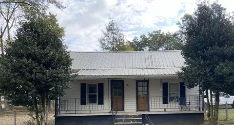 204 N Niota Rd, Englewood, TN 37329