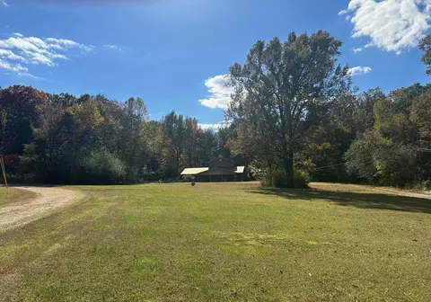 127 Owens Dr, Benton, TN 37307