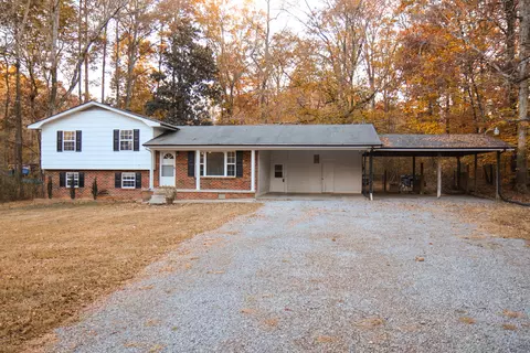 2518 Robin Hood Dr SE, Cleveland, TN 37323