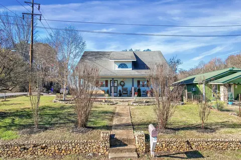 1406 Worth St SW, Cleveland, TN 37311