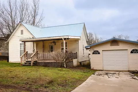 308 Church St, Tellico Plains, TN 37385
