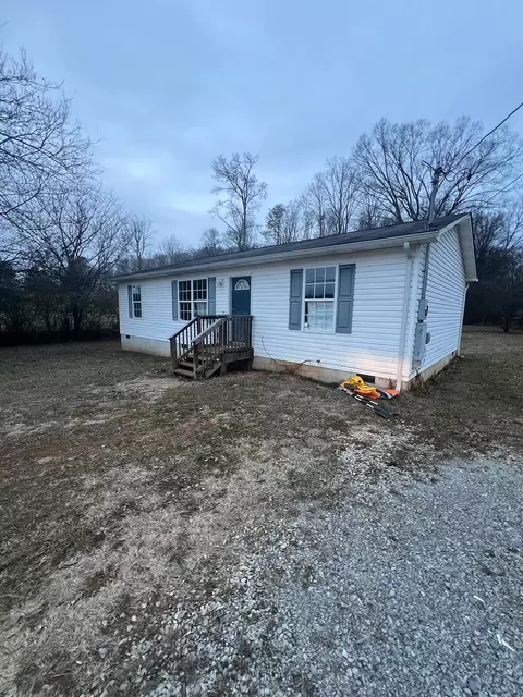 141 Edgewood Dr, Sweetwater, TN 37874