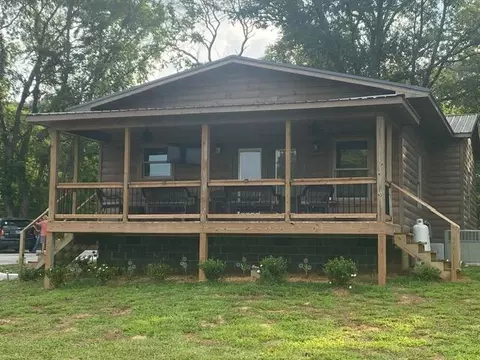 5203 Upper River Rd, Benton, TN 37307