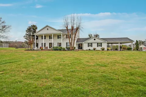 38 Cecil Morgan Rd, Pikeville, TN 37367