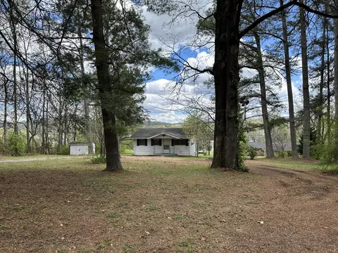 727 Wilkins Ct, Etowah, TN 37331
