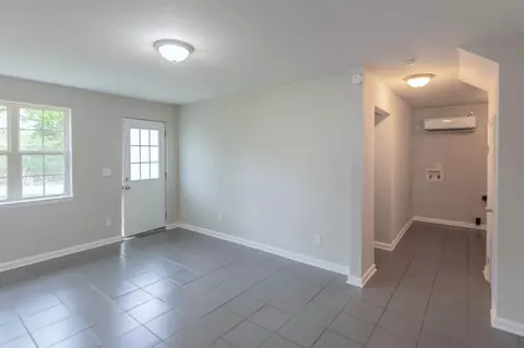 Living - 35 Bailey Rd, Dunlap, TN 37327 photo 2 of 3
