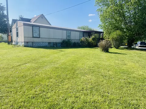 100 Frances Dr, Lenoir City, TN 37771