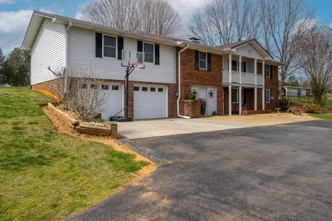 513 County Road 709, Riceville, TN 37370