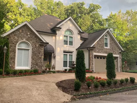 3812 Windward Ln, Soddy Daisy, TN 37379