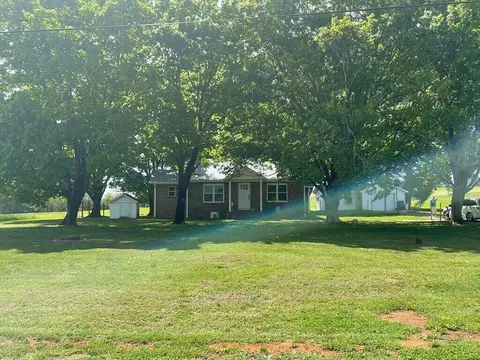 116 County 880 Rd, Etowah, TN 37331
