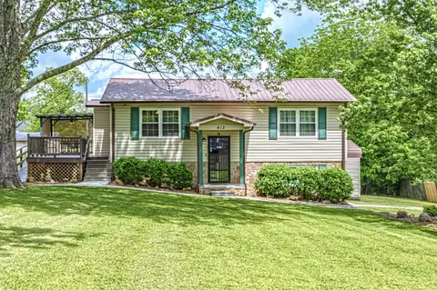 413 Iowa Ave N, Etowah, TN 37331