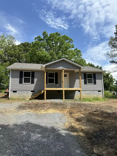 311 Iowa Ave, Etowah, TN 37331