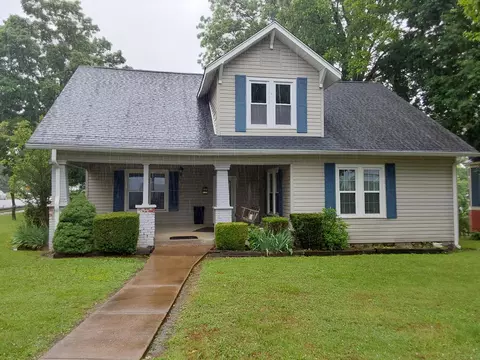 824 Pennsylvania Ave, Etowah, TN 37331