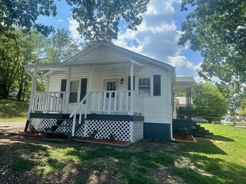 1822 Washington Ave SE, Cleveland, TN 37311