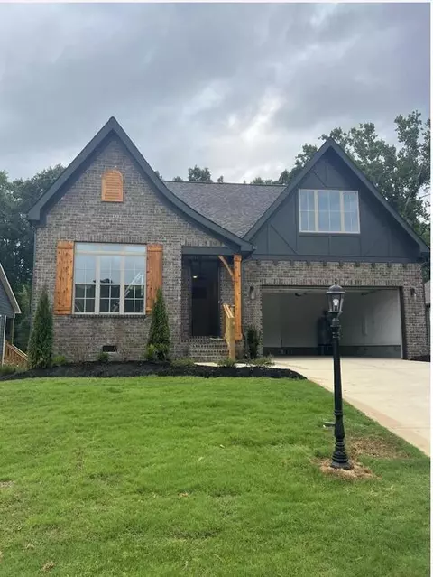 6384 Satjanon Dr, Ooltewah, TN 37363