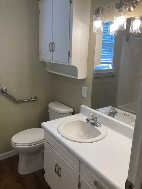 Bath - 166 Cross Way, Ocoee, TN 37361 photo 1 of 2