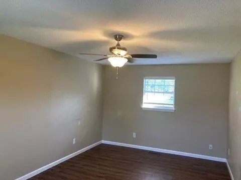 Living - 168 Cross Way, Ocoee, TN 37361 photo 2 of 2