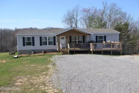1033 Flynns Cove Rd, Crossville, TN 38572