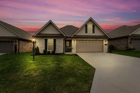233 Sand Hills Dr, Maryville, TN 37801