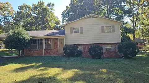 1910 Woodlawn St SE, Cleveland, TN 37323