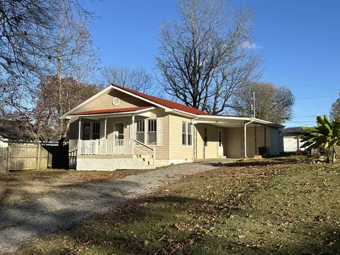 1207 Georgia Ave, Etowah, TN 37331