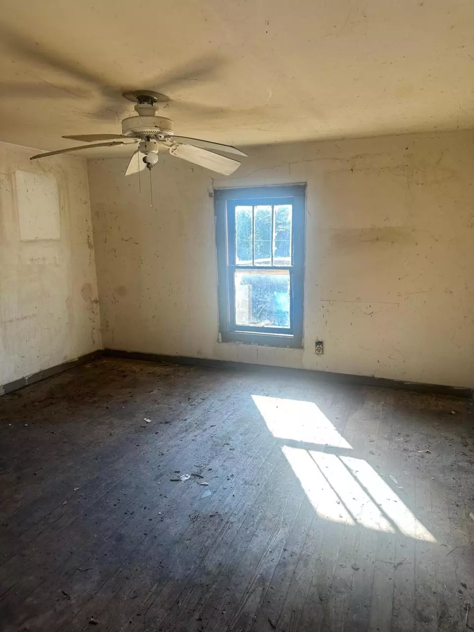 Bedroom - 461 Carson Rd SE, Cleveland, TN 37323 photo 1 of 2