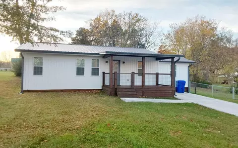 409 Greenwood Cir, Madisonville, TN 37354