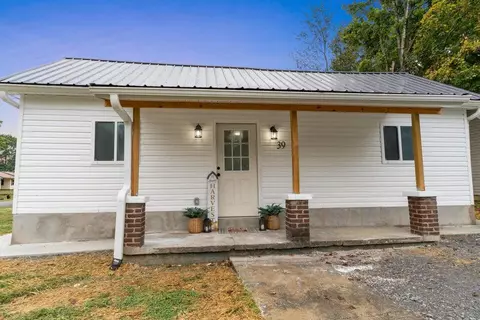 39 Sunset Ave, Englewood, TN 37329