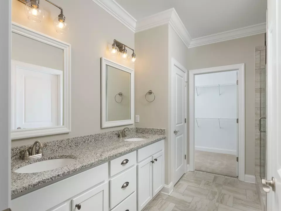 Bath - 3054 Discovery Dr NW, Cleveland, TN 37312 photo 3 of 4
