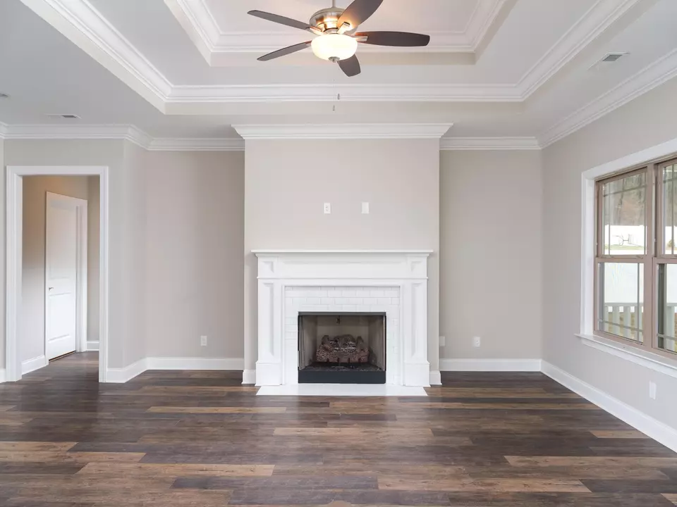 Living - 3054 Discovery Dr NW, Cleveland, TN 37312 photo 2 of 3