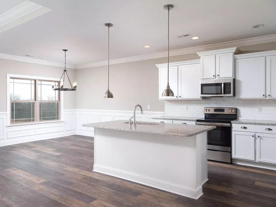 Kitchen - 3054 Discovery Dr NW, Cleveland, TN 37312 photo 5 of 7