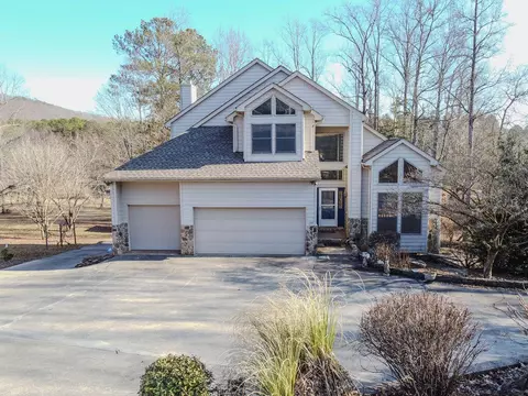 197 Lakehaven Cir, Decatur, TN 37322