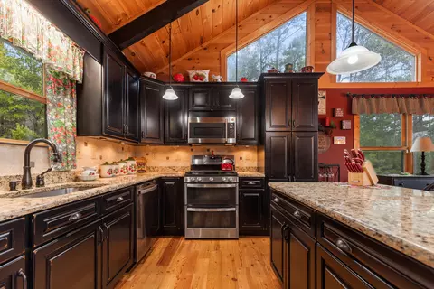 Kitchen - 159 Casson Rd, Ocoee, TN 37361 photo 3 of 5