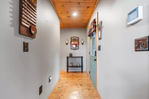 Entry Way - 159 Casson Rd, Ocoee, TN 37361 photo 2 of 3