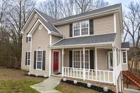 423 Golden Oaks Dr, Hixson, TN 37343