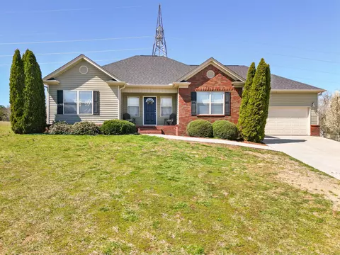 9998 Falcon Crest Dr, Ooltewah, TN 37363