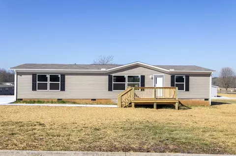 170 Meadow Lawn Dr, Englewood, TN 37329