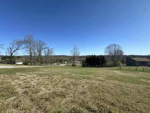 107 Uphill Dr, Madisonville, TN 37354