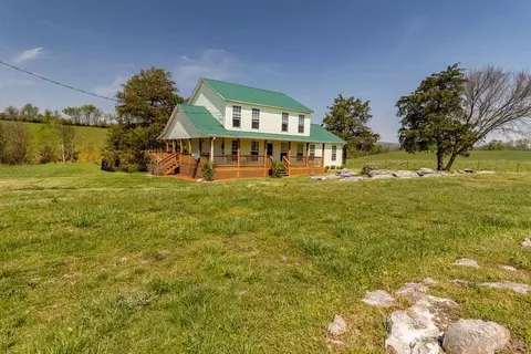 7511 Upper East Valley Rd, Pikeville, TN 37367