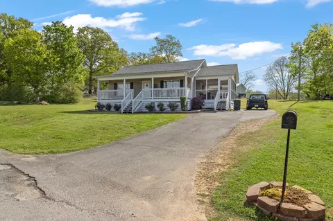 136 Buck St, Benton, TN 37307
