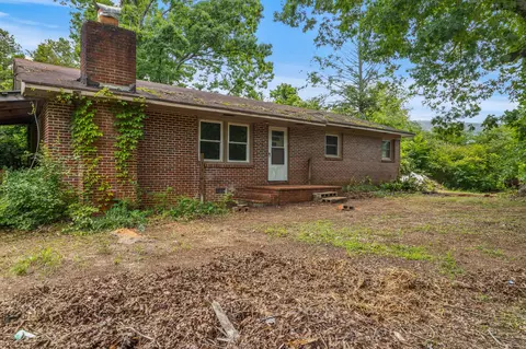 1382 Oak Grove Rd, Benton, TN 37307