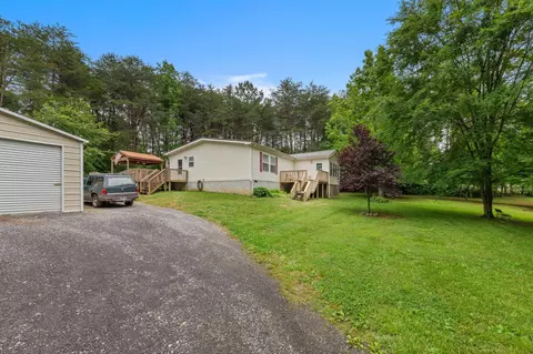 393 Friendship Ln, Delano, TN 37325