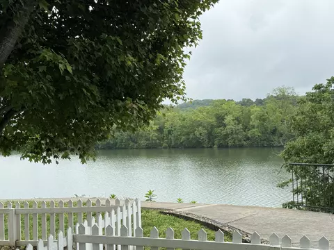 1101 Main St, Loudon, TN 37774 photo 2