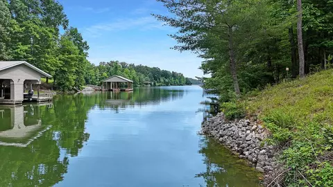 865 Ewing Rd, Spring City, TN 37381