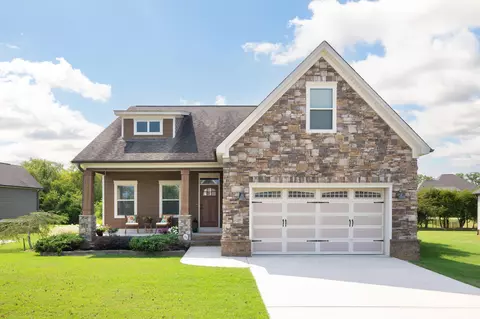 8524 Fenwick Dr, Ooltewah, TN 37363