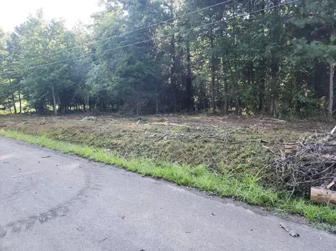 000 Lakeforest Dr, Birchwood, TN 37308