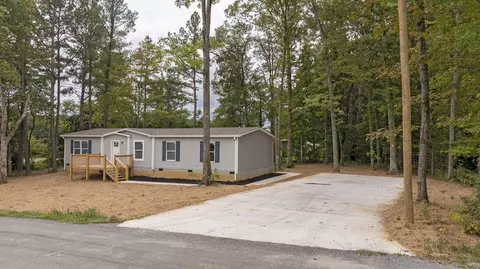 105 Decatur Cir, Decatur, TN 37322