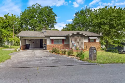 211 Pike Street St, Athens, TN 37303