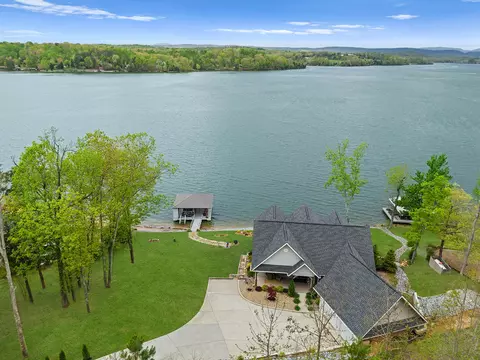 2250 Indian Shadows Dr, Ten Mile, TN 37880