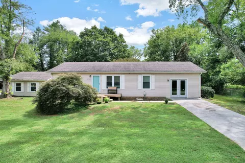 1105 Apache St, Athens, TN 37303